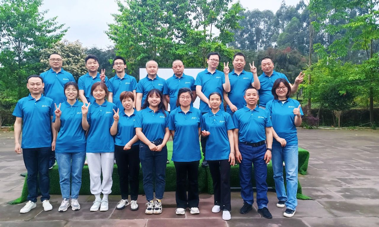 思來(lái)團(tuán)建日 | 我們各自攀登，于更高處相逢！